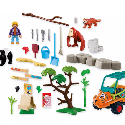 Zoo: Zookeeper with Vehicle