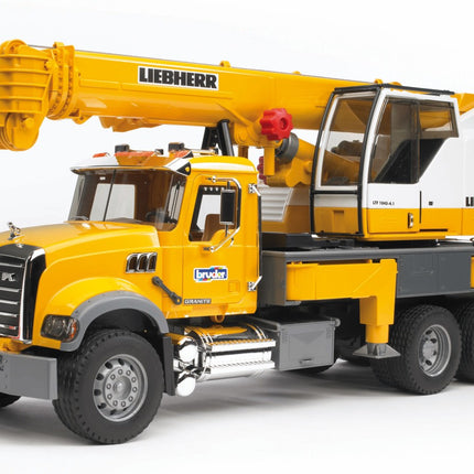 MACK Granite Liebherr Crane