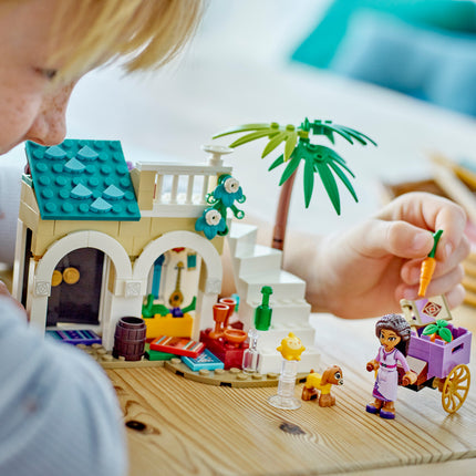 LEGO® Disney® Asha in the City of Rosas