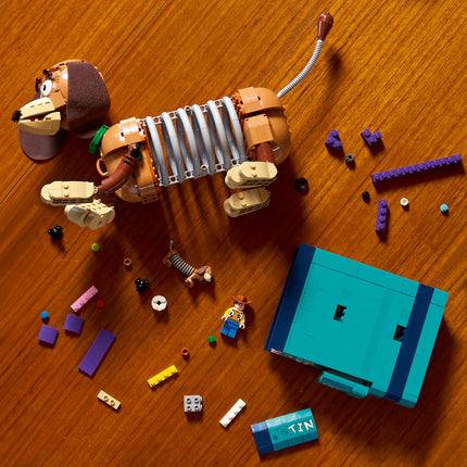 LEGO® ǀ Disney and Pixar Toy Story Slinky Dog Bookends