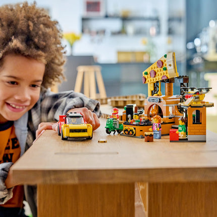 LEGO® City Pizza Delivery Experience with Vehicles