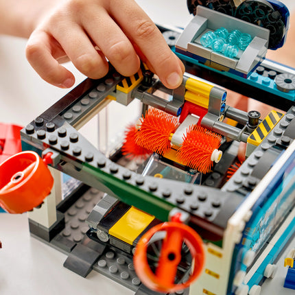 LEGO® City Drive-Through Car Wash