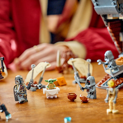 LEGO® Star Wars™ Offworld Sandcrawler™ and Mudhorn