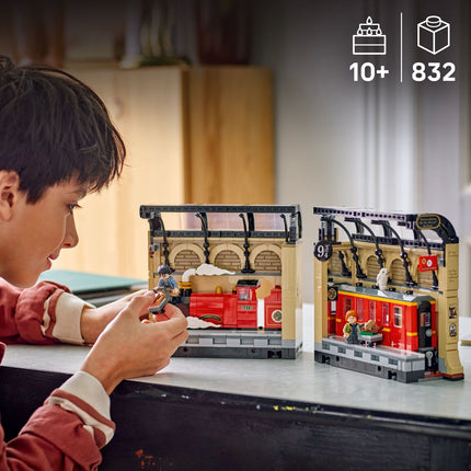 LEGO Harry Potter: Book Nook: Hogwarts™ Express