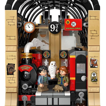 LEGO Harry Potter: Book Nook: Hogwarts™ Express