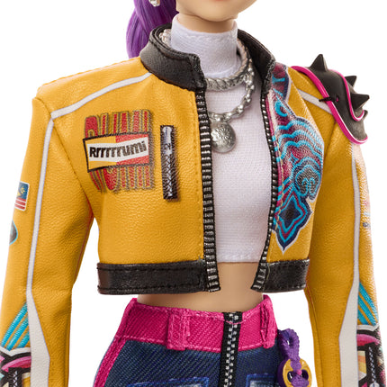 Mattel KPop Demon Hunters HUNTR/X Rumi Fashion Doll in Removable Look with Themed Movie Accessories