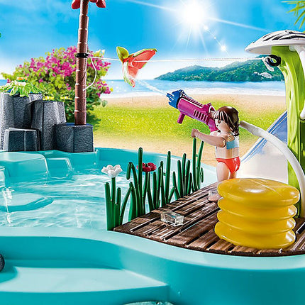 Small Pool with Water Sprayer