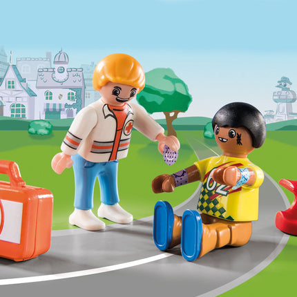 Playmobil DUCK ON CALL - Ambulance Action: Help the Racing Driver