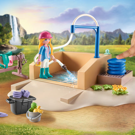 Playmobil Washing Station with Isabella and Lioness