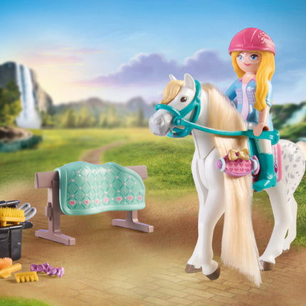 Playmobil Washing Station with Isabella and Lioness