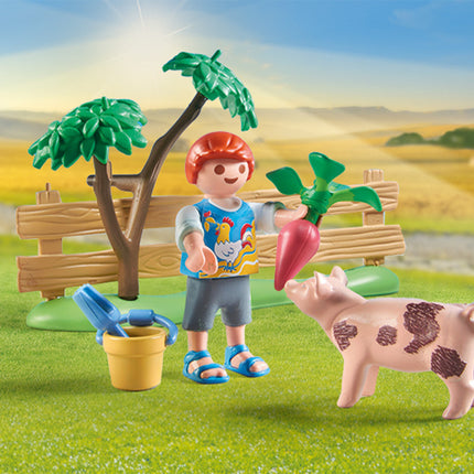 Playmobil Idyllic vegetable garden with grandparents