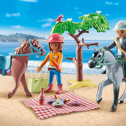 Playmobil Horseback riding trip to the beach with Amelia and Ben