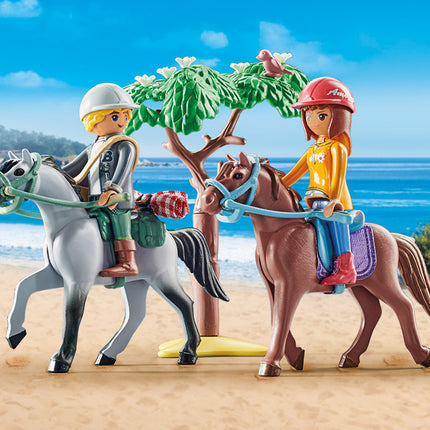 Playmobil Horseback riding trip to the beach with Amelia and Ben