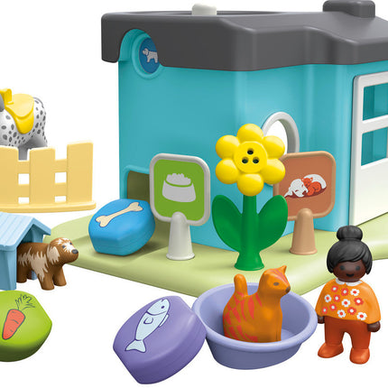 Playmobil Junior: Animal Home with Treat Dispenser