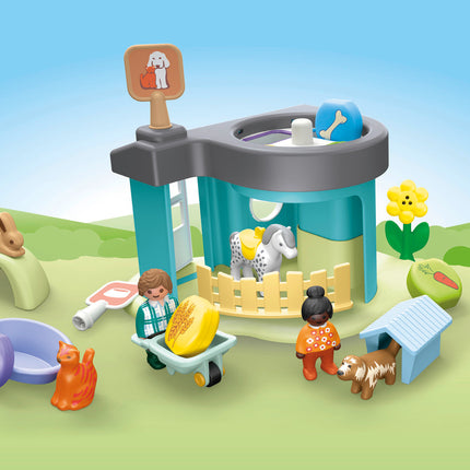 Playmobil Junior: Animal Home with Treat Dispenser