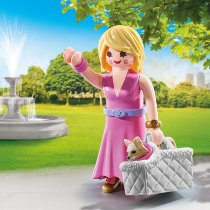 It-Girl with Chihuahua