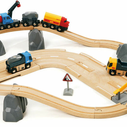 BRIO Rail & Road Loading Set