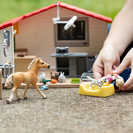 Veterinary Practice With Pets Farm Figurine Toys Play Set