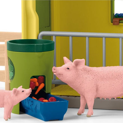 Large Farm with Animals and Accessories