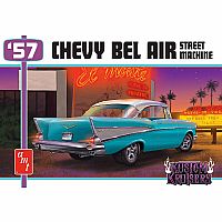 1957 Chevy Bel Air Street Machine Kustom Kruisers 1/25 Scale Model Kit - Level 2 